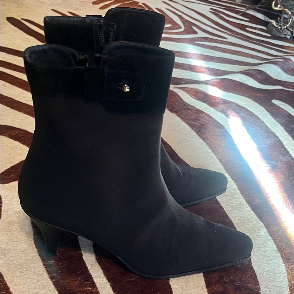 Stuart Weitzman Black Zip up Ankle Boots 8.5
